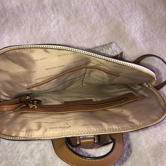 MICHAEL KORS BACKPACK - Picture 3 of 3